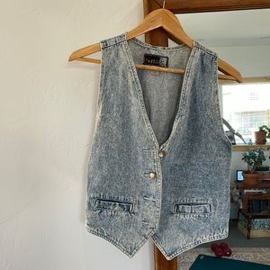 Vintage Pinot nior jean vest , size medium